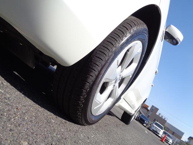 スイフト ハイブリッドＭＸ　デュアルセンサーブレーキＩＩ　全方位モニター付９インチコネクト機能付フルセグナビ　ＬＥＤヘッドライト　レーダークルーズコントロール　コーナーセンサー　シートヒーター　セキュリティアラーム（22枚目）