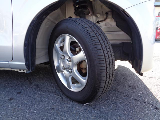 アルト Ｆ　小雹凹　地デジメモリーナビ　キーレスエントリー　ＥＴＣ　ドライブレコーダー　ＭＴモード　横滑防止装置　セキュリティアラーム　フロアマット　ドアバイザー　社外アルミ（13枚目）