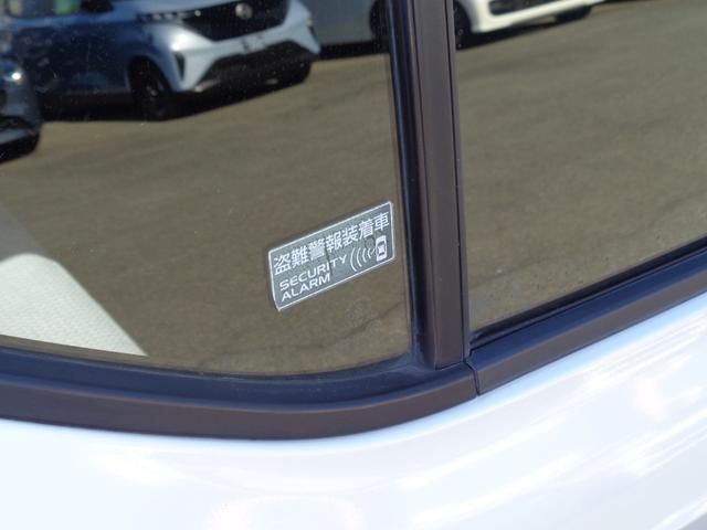 アルト Ｆ　小雹凹　地デジメモリーナビ　キーレスエントリー　ＥＴＣ　ドライブレコーダー　ＭＴモード　横滑防止装置　セキュリティアラーム　フロアマット　ドアバイザー　社外アルミ（17枚目）