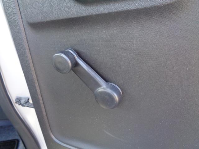 アルト Ｆ　小雹凹　地デジメモリーナビ　キーレスエントリー　ＥＴＣ　ドライブレコーダー　ＭＴモード　横滑防止装置　セキュリティアラーム　フロアマット　ドアバイザー　社外アルミ（34枚目）