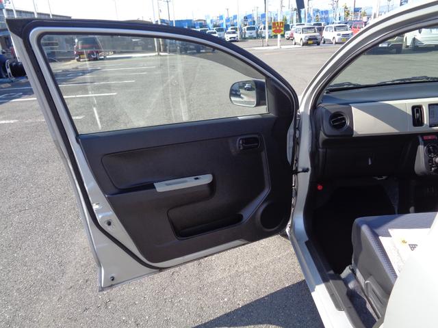 アルト Ｆ　小雹凹　地デジメモリーナビ　キーレスエントリー　ＥＴＣ　ドライブレコーダー　ＭＴモード　横滑防止装置　セキュリティアラーム　フロアマット　ドアバイザー　社外アルミ（46枚目）