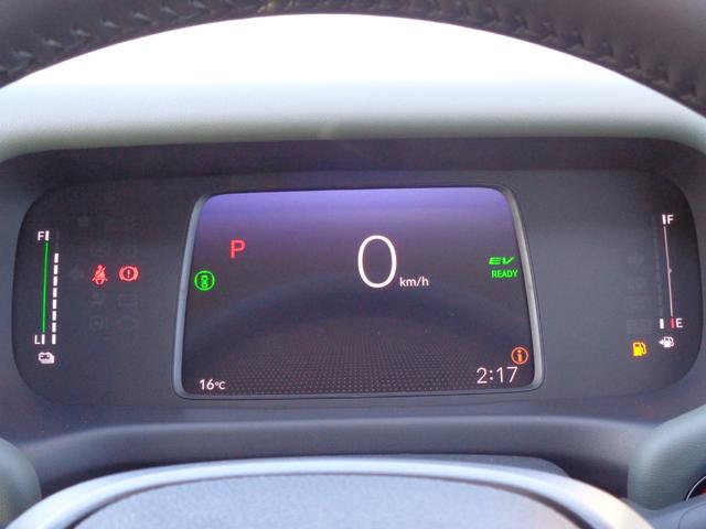フリード ｅ：ＨＥＶクロスター　ホンダセンシング　９インチディスプレイオーディオ　バックカメラ　両側電動スライドドア　レーダークルーズコントロール　ＬＥＤヘッドライト　コーナーセンサー　シートヒーター　セキュリティアラーム（6枚目）