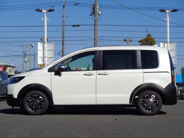 フリード ｅ：ＨＥＶクロスター　ホンダセンシング　９インチディスプレイオーディオ　バックカメラ　両側電動スライドドア　レーダークルーズコントロール　ＬＥＤヘッドライト　コーナーセンサー　シートヒーター　セキュリティアラーム（20枚目）