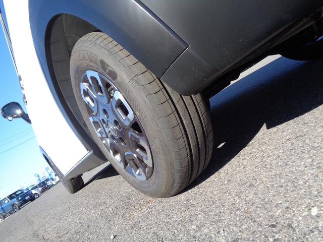 フリード ｅ：ＨＥＶクロスター　ホンダセンシング　９インチディスプレイオーディオ　バックカメラ　両側電動スライドドア　レーダークルーズコントロール　ＬＥＤヘッドライト　コーナーセンサー　シートヒーター　セキュリティアラーム（24枚目）