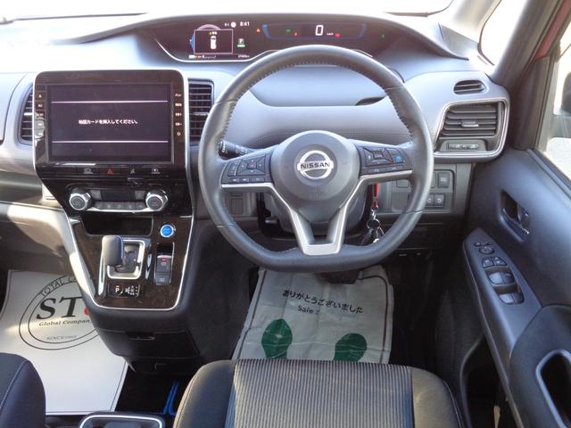 セレナ ｅ－パワー　ハイウェイスターＶ　エマージェンシーブレーキ　１０インチフルセグナビ　アラウンドビューモニター　後席モニター　プロパイロット　両側電動スライドドア　ＬＥＤヘッドライト　ＥＴＣ　コーナーセンサー　ドライブレコーダー（3枚目）