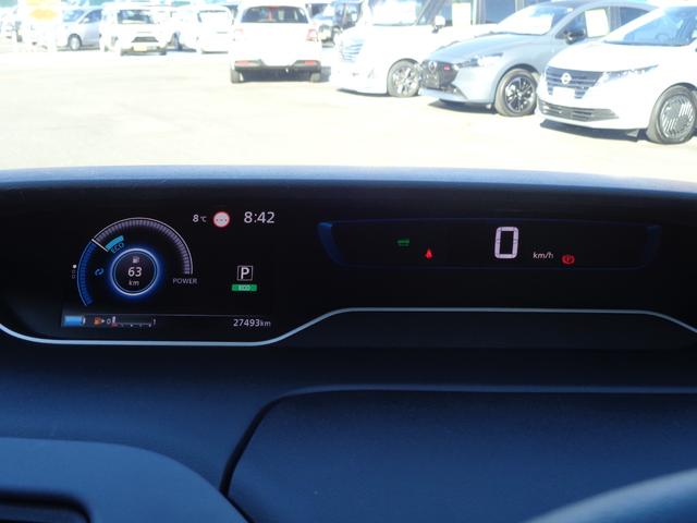 セレナ ｅ－パワー　ハイウェイスターＶ　エマージェンシーブレーキ　１０インチフルセグナビ　アラウンドビューモニター　後席モニター　プロパイロット　両側電動スライドドア　ＬＥＤヘッドライト　ＥＴＣ　コーナーセンサー　ドライブレコーダー（6枚目）