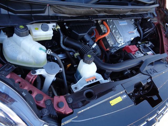 セレナ ｅ－パワー　ハイウェイスターＶ　エマージェンシーブレーキ　１０インチフルセグナビ　アラウンドビューモニター　後席モニター　プロパイロット　両側電動スライドドア　ＬＥＤヘッドライト　ＥＴＣ　コーナーセンサー　ドライブレコーダー（12枚目）