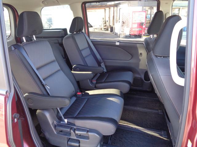 セレナ ｅ－パワー　ハイウェイスターＶ　エマージェンシーブレーキ　１０インチフルセグナビ　アラウンドビューモニター　後席モニター　プロパイロット　両側電動スライドドア　ＬＥＤヘッドライト　ＥＴＣ　コーナーセンサー　ドライブレコーダー（16枚目）