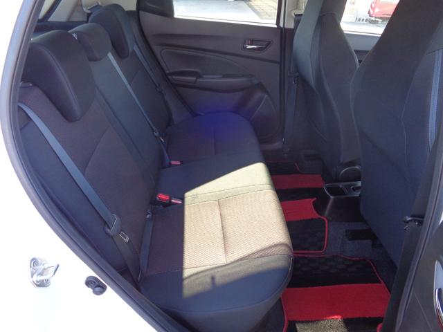 後席シートも広々！ゆったり乗れます！全車総額表示が親切！選びやすいと大好評！納車整備費用・車検整備費用・自賠責保険未経過相当分は頂きません！諸費用の透明性！安さも魅力です！