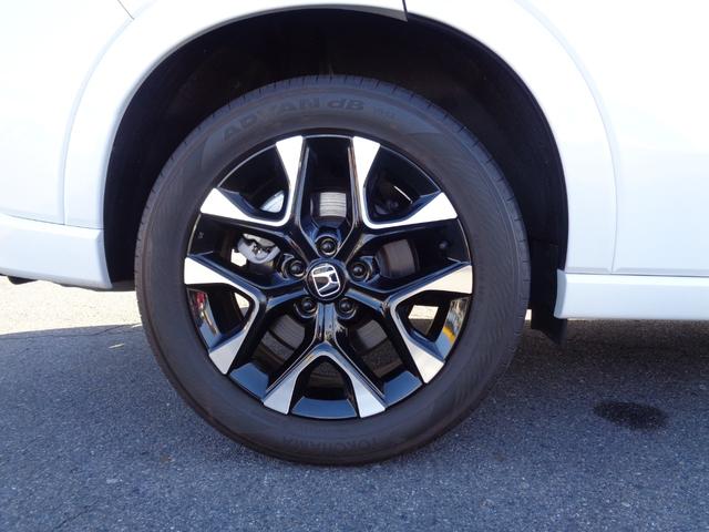 ＺＲ－Ｖ ｅ：ＨＥＶ　Ｚ　ホンダセンシング　９インチフルセグナビ　マルチビューカメラ　レーダークルーズコントロール　ＬＥＤヘッドライト　パドルシフト　パワーバックドア　ＥＴＣ２．０　前後ドライブレコーダー　ステアリングヒーター（15枚目）