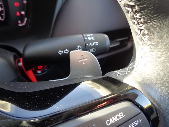 ＺＲ－Ｖ ｅ：ＨＥＶ　Ｚ　ホンダセンシング　９インチフルセグナビ　マルチビューカメラ　レーダークルーズコントロール　ＬＥＤヘッドライト　パドルシフト　パワーバックドア　ＥＴＣ２．０　前後ドライブレコーダー　ステアリングヒーター（18枚目）