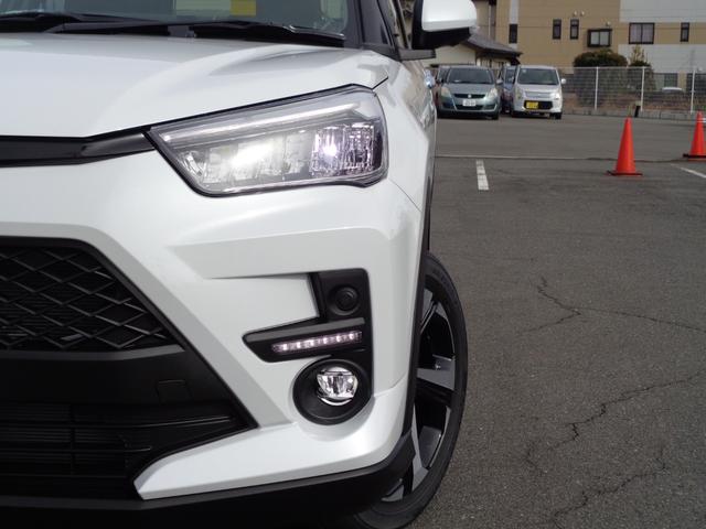 ライズ Z HEV-Z スマートアシスト 9インチディスプレイオーディオ パノラマモニター レーダークルーズコントロール 寒冷地仕様 AC100V電源 BSM RCTA コーナーセンサー セキュリティアラーム(13枚目)