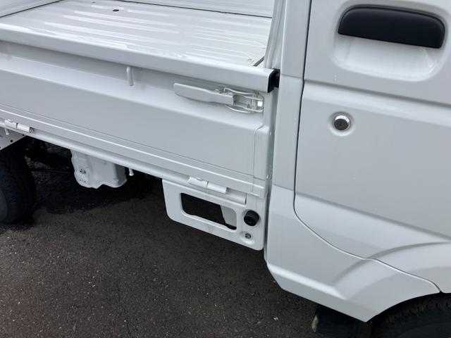 キャリイトラック 　４ＷＤ　ぬかるみ脱出アシスト　誤発進抑制機能　後方誤発進抑制機能　ハイビームアシスト　Ｗエアバッグ　アイドリングストップキーレスエントリー　パワーウィンドウ　パワーステアリング（31枚目）