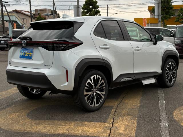 ヤリスクロス ハイブリッドZ 全方位モニター ナビ フルセグTV ETC2.0 アダプティブハイビーム トヨタチームメイト デジタルキー フロアマット シートヒーター ステアリングヒーター パワーシート 8インチディスプレイ(4枚目)