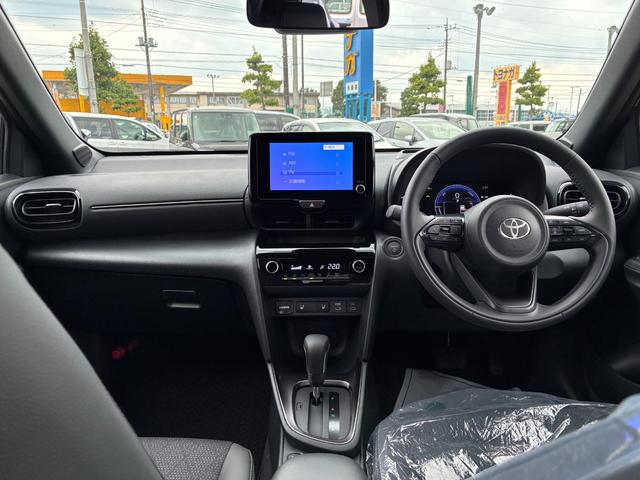 ヤリスクロス ハイブリッドZ 全方位モニター ナビ フルセグTV ETC2.0 アダプティブハイビーム トヨタチームメイト デジタルキー フロアマット シートヒーター ステアリングヒーター パワーシート 8インチディスプレイ(7枚目)