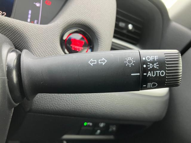 フィット クロスター ク被害軽減ブレーキ LEDヘッドライト オートエアコン オートハイビーム 純正16インチアルミホイール ビルトインETC ステアリングスイッチ クルーズコントロール 雹凹(19枚目)