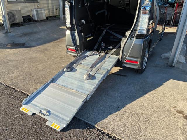 Ｎ－ＢＯＸ＋カスタム Ｇ　車いす仕様車　ナビＴＶ　バックカメラ　ＥＴＣ　ＨＩＤ　雹凹（13枚目）