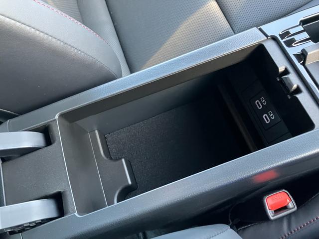 プリウス Z Z 純正12.3型ディスプレイオーディオ 全周囲カメラ ETC2.0 アダプティブクルーズコントロール ステアリングヒーター シートヒーター シートベンチレーション パワーバックドア パワーシート(19枚目)