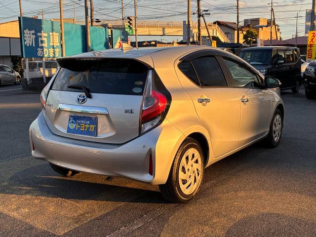 アクア Sスタイルブラック 純正ナビ TV Bluetooth コーナーセンサー LEDヘッドライト ビルトインETC スマートキー フロアマット ドアバイザー ステアリングスイッチ(4枚目)