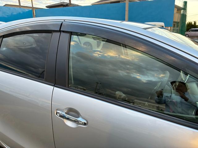 アクア Sスタイルブラック 純正ナビ TV Bluetooth コーナーセンサー LEDヘッドライト ビルトインETC スマートキー フロアマット ドアバイザー ステアリングスイッチ(18枚目)