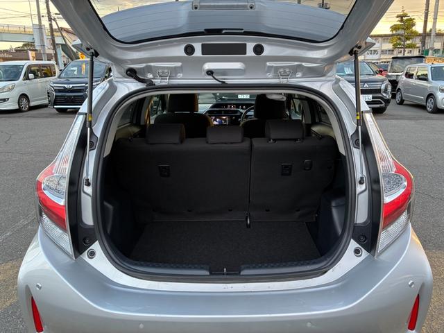 アクア Sスタイルブラック 純正ナビ TV Bluetooth コーナーセンサー LEDヘッドライト ビルトインETC スマートキー フロアマット ドアバイザー ステアリングスイッチ(20枚目)