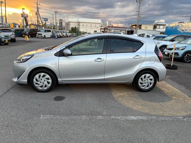 アクア Sスタイルブラック 純正ナビ TV Bluetooth コーナーセンサー LEDヘッドライト ビルトインETC スマートキー フロアマット ドアバイザー ステアリングスイッチ(27枚目)