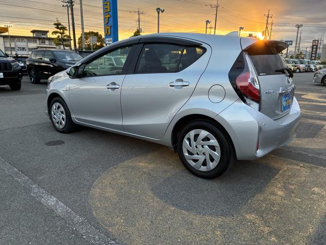 アクア Sスタイルブラック 純正ナビ TV Bluetooth コーナーセンサー LEDヘッドライト ビルトインETC スマートキー フロアマット ドアバイザー ステアリングスイッチ(33枚目)