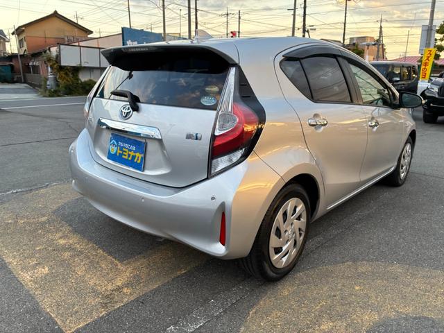 アクア Sスタイルブラック 純正ナビ TV Bluetooth コーナーセンサー LEDヘッドライト ビルトインETC スマートキー フロアマット ドアバイザー ステアリングスイッチ(44枚目)