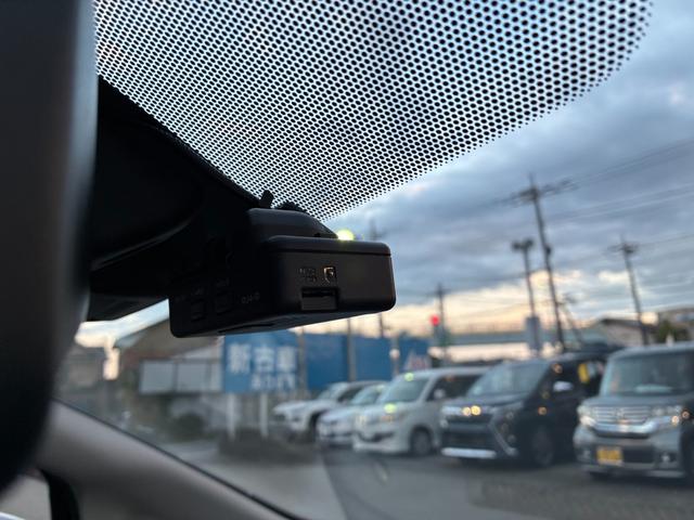 ノート e-パワー X 純正ナビ フルセグTV Bluetooth アラウンドビューモニター ドライブレコーダー コーナーセンサー ETC LEDヘッドライト フォグランプ アルミホイール フロアマット ドアバイザー(17枚目)