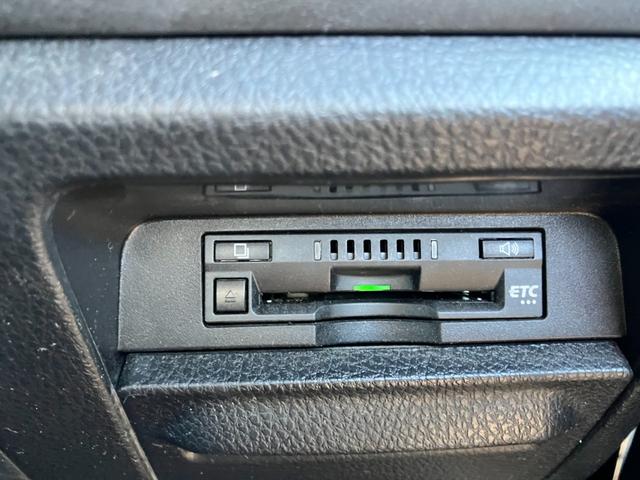 嬉しいＥＴＣ付！！これで高速道路の出入りもスムーズに出来ますね。欲しい装備の１つですね。