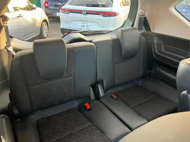 フリードハイブリッド ハイブリッド・クロスター 4WD 純正インターナビ バックカメラ 両側パワースライドドア アクティブコーナーライト 前後ドラレコ ビルトインETC ヒーター付きコンビシート LEDオートライト 雹凹(16枚目)