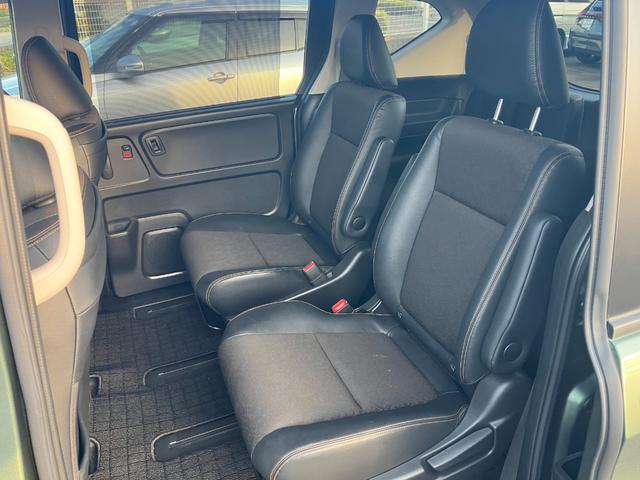 フリードハイブリッド ハイブリッド・クロスター 4WD 純正インターナビ バックカメラ 両側パワースライドドア アクティブコーナーライト 前後ドラレコ ビルトインETC ヒーター付きコンビシート LEDオートライト 雹凹(18枚目)