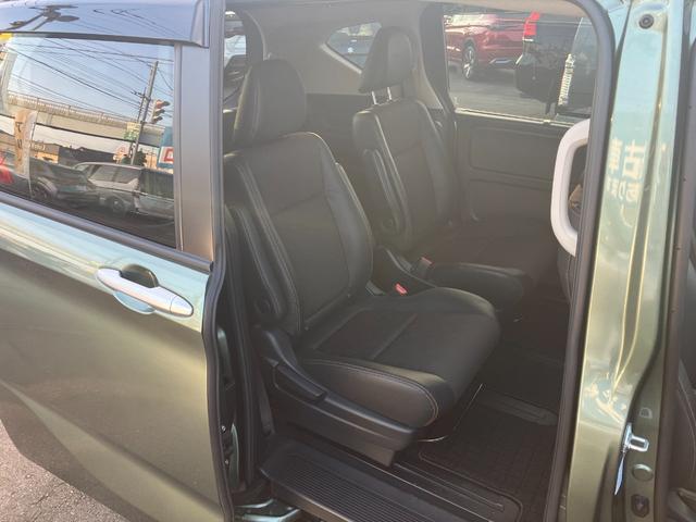 フリードハイブリッド ハイブリッド・クロスター 4WD 純正インターナビ バックカメラ 両側パワースライドドア アクティブコーナーライト 前後ドラレコ ビルトインETC ヒーター付きコンビシート LEDオートライト 雹凹(33枚目)