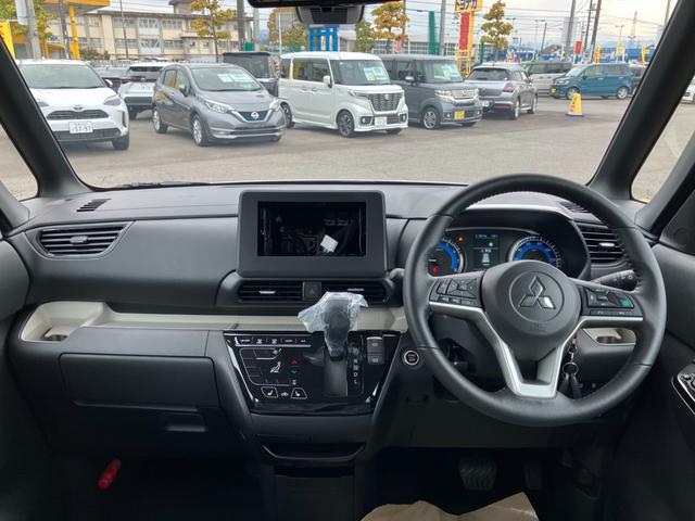 デリカミニ G プレミアム アラウンドビューモニター 両側電動スライドドア LEDヘッドライト フォグランプ コーナーセンサー シートヒーター クルーズコントロール オートエアコン ステアリングヒーター アルミホイール 雹凹み(9枚目)