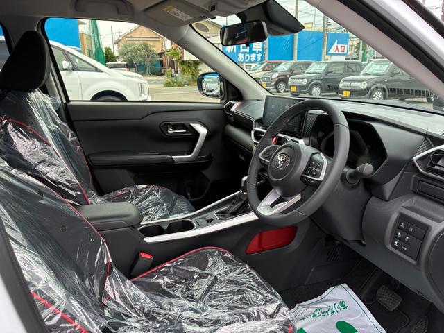 ライズ Ｚ　ハイブリッドＺ　パノラミックビューパッケージ　９インチディスプレイオーディオ　フルセグＴＶ　ブラインドスポットモニター　アクセサリーコンセントＡＣ１００Ｖ　フロアマット（8枚目）