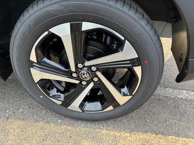 ライズ Ｚ　ハイブリッドＺ　パノラミックビューパッケージ　９インチディスプレイオーディオ　フルセグＴＶ　ブラインドスポットモニター　アクセサリーコンセントＡＣ１００Ｖ　フロアマット（24枚目）