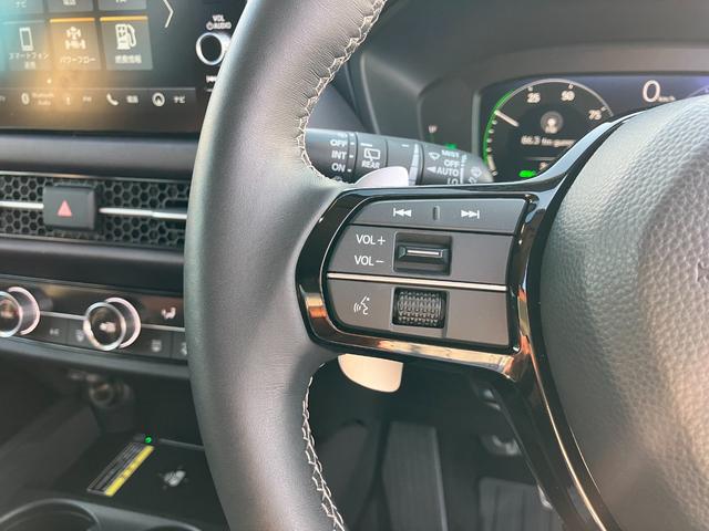 ＺＲ－Ｖ ｅ：ＨＥＶ　Ｚ　純正コネクトディスプレイ　ナビ　フルセグＴＶ　マルチビューカメラ　ＥＴＣ２．０　シートヒーター　ＢＯＳＥサウンドシステム　　ハンズフリーパワーバックドア（13枚目）