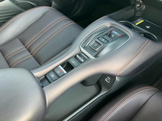 ＺＲ－Ｖ ｅ：ＨＥＶ　Ｚ　純正コネクトディスプレイ　ナビ　フルセグＴＶ　マルチビューカメラ　ＥＴＣ２．０　シートヒーター　ＢＯＳＥサウンドシステム　　ハンズフリーパワーバックドア（18枚目）