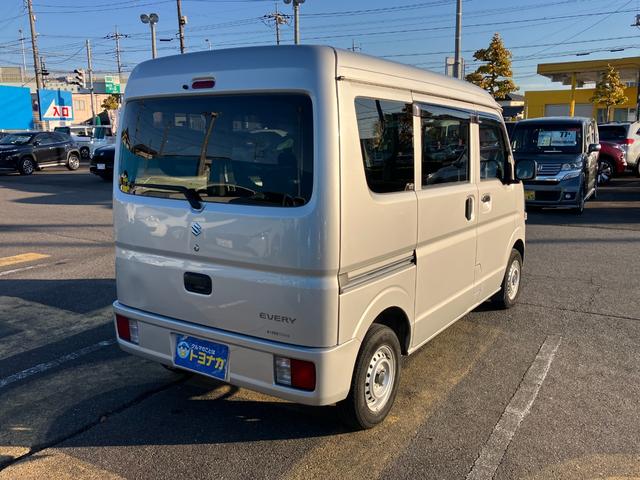 エブリイ ＰＡリミテッド　タイヤ新品　５速マニュアル　パートタイム４ＷＤ　両側スライドドア　キーレスエントリー　パワーウィンドウ　ワンオーナー　ＡＢＳ　ＳＲＳエアバッグ　オーバーヘッドシェルフ（4枚目）