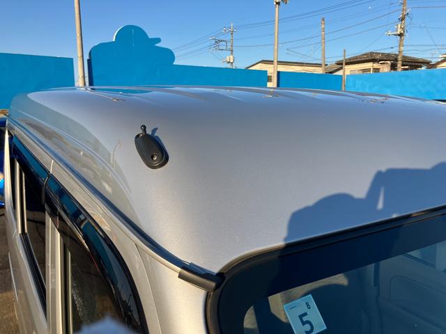 エブリイ ＰＡリミテッド　タイヤ新品　５速マニュアル　パートタイム４ＷＤ　両側スライドドア　キーレスエントリー　パワーウィンドウ　ワンオーナー　ＡＢＳ　ＳＲＳエアバッグ　オーバーヘッドシェルフ（28枚目）