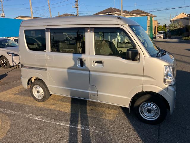 エブリイ ＰＡリミテッド　タイヤ新品　５速マニュアル　パートタイム４ＷＤ　両側スライドドア　キーレスエントリー　パワーウィンドウ　ワンオーナー　ＡＢＳ　ＳＲＳエアバッグ　オーバーヘッドシェルフ（34枚目）