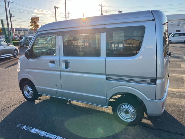 エブリイ ＰＡリミテッド　タイヤ新品　５速マニュアル　パートタイム４ＷＤ　両側スライドドア　キーレスエントリー　パワーウィンドウ　ワンオーナー　ＡＢＳ　ＳＲＳエアバッグ　オーバーヘッドシェルフ（39枚目）