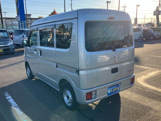 エブリイ ＰＡリミテッド　タイヤ新品　５速マニュアル　パートタイム４ＷＤ　両側スライドドア　キーレスエントリー　パワーウィンドウ　ワンオーナー　ＡＢＳ　ＳＲＳエアバッグ　オーバーヘッドシェルフ（47枚目）
