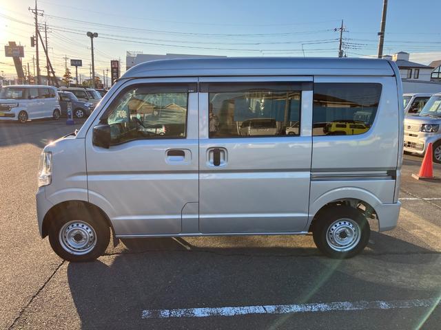 エブリイ ＰＡリミテッド　タイヤ新品　５速マニュアル　パートタイム４ＷＤ　両側スライドドア　キーレスエントリー　パワーウィンドウ　ワンオーナー　ＡＢＳ　ＳＲＳエアバッグ　オーバーヘッドシェルフ（53枚目）