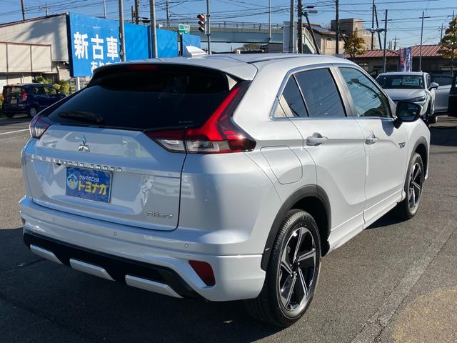 エクリプスクロスＰＨＥＶ Ｐ　４ＷＤ　スマートフォン連携ナビ　フルセグＴＶ　マルチアラウンドモニター　マイパイロット　ＬＥＤ　パワーシート　シートヒーター　ステアリングヒーター　クルーズコントロール　パワーバックドア　雹凹（4枚目）