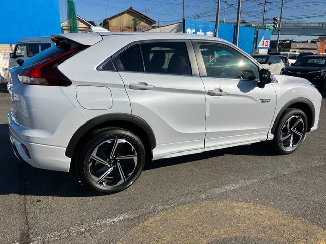 エクリプスクロスＰＨＥＶ Ｐ　４ＷＤ　スマートフォン連携ナビ　フルセグＴＶ　マルチアラウンドモニター　マイパイロット　ＬＥＤ　パワーシート　シートヒーター　ステアリングヒーター　クルーズコントロール　パワーバックドア　雹凹（7枚目）