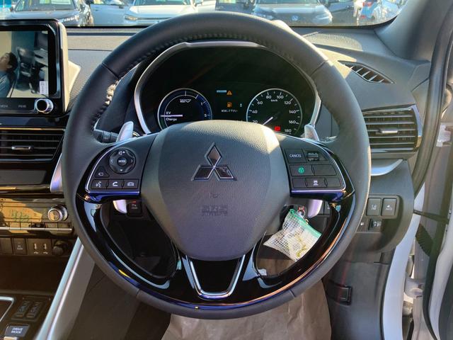 エクリプスクロスＰＨＥＶ Ｐ　４ＷＤ　スマートフォン連携ナビ　フルセグＴＶ　マルチアラウンドモニター　マイパイロット　ＬＥＤ　パワーシート　シートヒーター　ステアリングヒーター　クルーズコントロール　パワーバックドア　雹凹（9枚目）