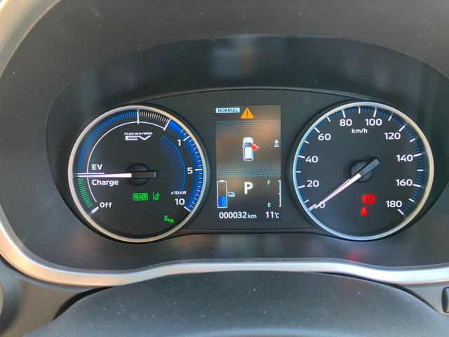 エクリプスクロスＰＨＥＶ Ｐ　４ＷＤ　スマートフォン連携ナビ　フルセグＴＶ　マルチアラウンドモニター　マイパイロット　ＬＥＤ　パワーシート　シートヒーター　ステアリングヒーター　クルーズコントロール　パワーバックドア　雹凹（12枚目）