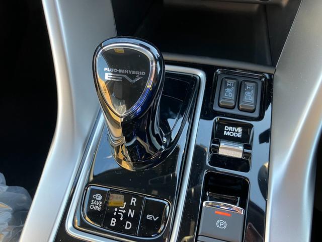 エクリプスクロスＰＨＥＶ Ｐ　４ＷＤ　スマートフォン連携ナビ　フルセグＴＶ　マルチアラウンドモニター　マイパイロット　ＬＥＤ　パワーシート　シートヒーター　ステアリングヒーター　クルーズコントロール　パワーバックドア　雹凹（16枚目）