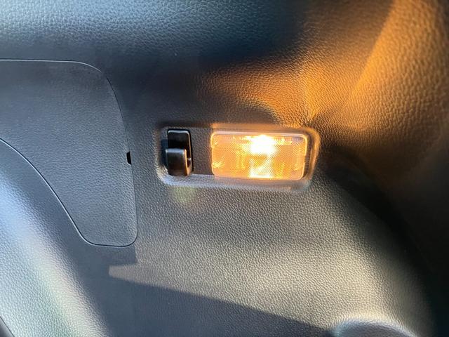 エクリプスクロスＰＨＥＶ Ｐ　４ＷＤ　スマートフォン連携ナビ　フルセグＴＶ　マルチアラウンドモニター　マイパイロット　ＬＥＤ　パワーシート　シートヒーター　ステアリングヒーター　クルーズコントロール　パワーバックドア　雹凹（46枚目）